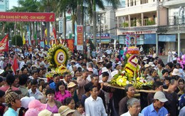 Sống trong lòng dân