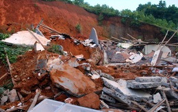 Yên Bái: Sạt lở đất vùi lấp 4 nhà, hai bà cháu tử nạn