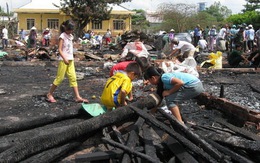 Trà Vinh: Cháy chợ Định An, thiêu rụi 53 quầy sạp