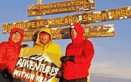 Ông già 80 leo lên đỉnh Kilimanjaro