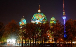 Bản giao hưởng ánh sáng tại Berlin