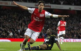 Park Chu Young tỏa sáng trong màu áo Arsenal