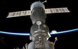 Tàu vũ trụ Nga lắp ghép thành công ISS