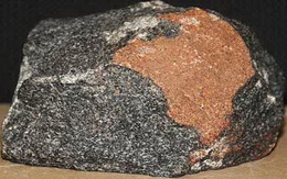 Nhiều khoáng chất của Mặt trăng tìm thấy tại Úc