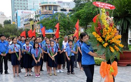 Đảng viên trẻ học theo đạo đức, phong cách Hồ Chí Minh