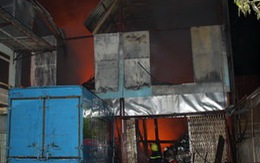 Cháy nổ gần bệnh viện, nhiều người sơ tán