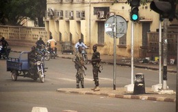 Đảo chính quân sự ở dinh tổng thống Mali