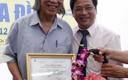 Tủ sách gia đình giáo sư Phạm Đức Dương đoạt giải nhất