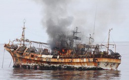 Mỹ bắn chìm "con tàu ma" Nhật Bản