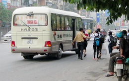 Hà Nội: xe khách tung hoành dịp lễ