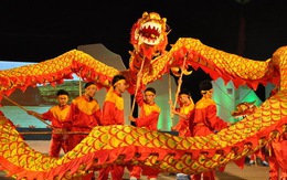 Hàng vạn người tham dự Carnaval Hạ Long