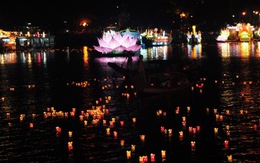 Huế lung linh đêm hội hoa đăng mừng Phật đản