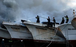 Cháy 5 tàu bạc tỉ "bỏ hoang"