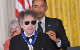 Bob Dylan nhận Huân chương Tự do
