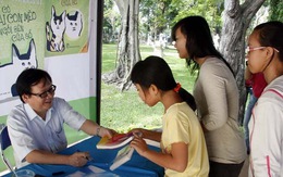 Nguyễn Nhật Ánh tặng chữ ký xuyên Việt
