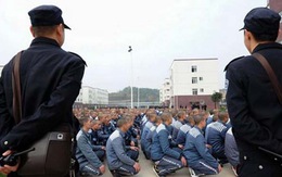 Trung Quốc đuổi việc cảnh sát hành hạ nghi can