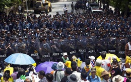 Phe áo vàng bao vây, Quốc hội Thái Lan hoãn họp