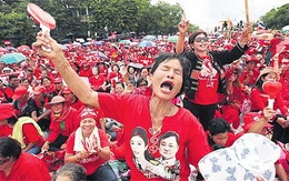 Thái Lan: áo đỏ rầm rộ chống tòa án hiến pháp