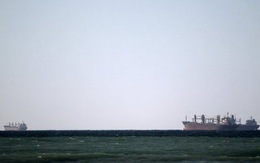 Iran soạn thảo dự luật đóng cửa eo biển Hormuz