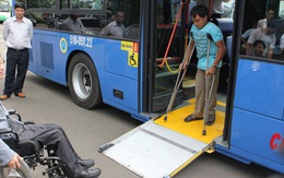Đưa vào sử dụng xe buýt hỗ trợ người khuyết tật