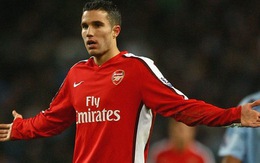 Van Persie làm rạn nứt ban lãnh đạo Arsenal