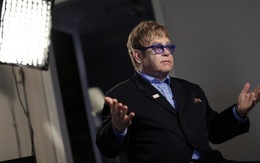 Elton John kiện báo chí tội phỉ báng