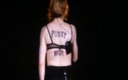 Phó thủ tướng Nga: Madonna là "gái mại dâm"