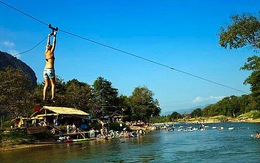 Lào "dọn dẹp" thị trấn tiệc tùng Vang Vieng