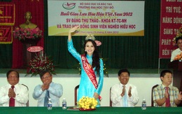 Hoa hậu Đặng Thu Thảo giao lưu sinh viên miền Tây