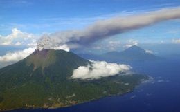 Núi lửa phun, Indonesia sơ tán dân