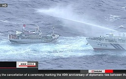 Tàu Nhật Bản - Đài Loan đấu vòi rồng trên biển