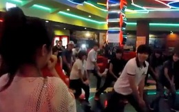 Bạn trẻ Việt cầu hôn bằng Gangnam style