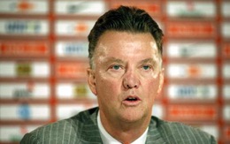 HLV Van Gaal dùng Huntelaar thay Persie