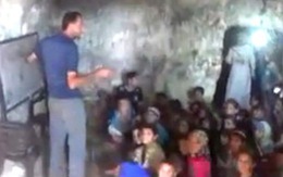 Lớp học trong hang núi tại Syria