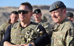 "James Bond" bất ngờ xuất hiện tại Afghanistan