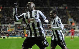 Demba Ba tỏa sáng, Newcastle nhấn chìm Wigan