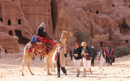 Petra, màu hoang tàn rực rỡ