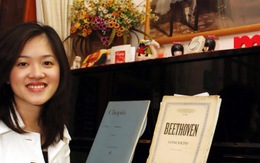 Trang Trịnh độc tấu piano