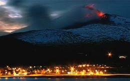 Núi lửa Copahue đe dọa "bùng nổ", Chile báo động đỏ