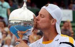 Tomic thắng ở Sydney, Hewitt vô địch Kooyong Classic