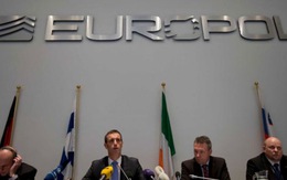 FA và UEFA không hề biết Europol điều tra dàn xếp tỉ số