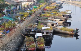 Chợ hoa bến Bình Đông vào cao điểm