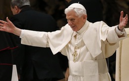 Hàng nghìn tín đồ chào từ biệt Giáo hoàng