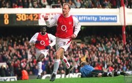 Huyền thoại Dennis Bergkamp được Arsenal dựng tượng