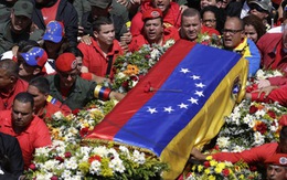 Người dân Venezuela đẫm lệ tiễn đưa ông Chavez