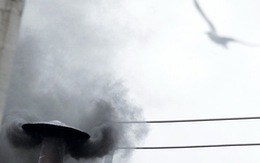 Ngày thứ hai bầu giáo hoàng: khói vẫn đen