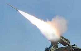 Triều Tiên "giương tên lửa" sẵn sàng tấn công Mỹ, Hàn Quốc