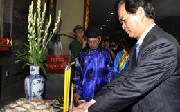 Thủ tướng dâng hương tưởng niệm các vua Hùng
