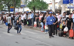 Hà Nội: Nhà xe đua nhau "chặt chém" hành khách dịp lễ