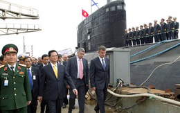 Thủ tướng kiểm tra tàu ngầm Kilo 636 đầu tiên mang tên Hà Nội